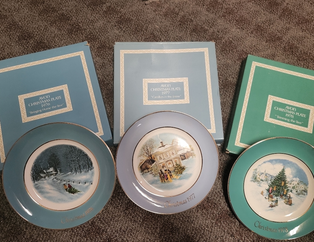 Avon Christmas plates 1976, 1977, 1978